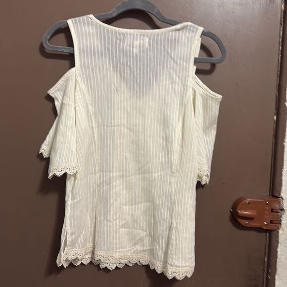 Shyanne Womens Delicate Cream Blouse with Lace Trim - Picture 2 of 5